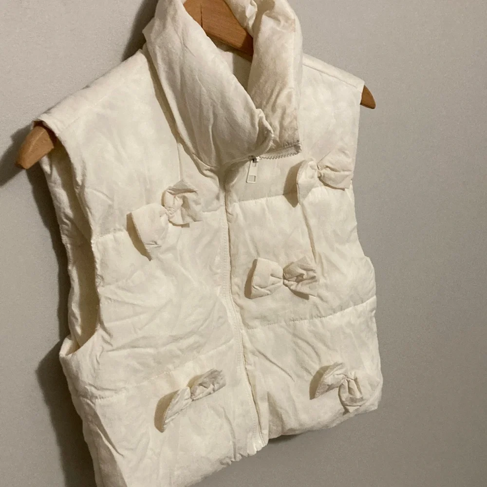 Love Tree Cream Puffer Vest with Bows, Size Small - Picture 4 of 10